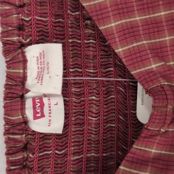 Levi's Red Plaid The Statement Blouse Slim Cropped Fit Size Large New with Tags - Picture 2 of 5